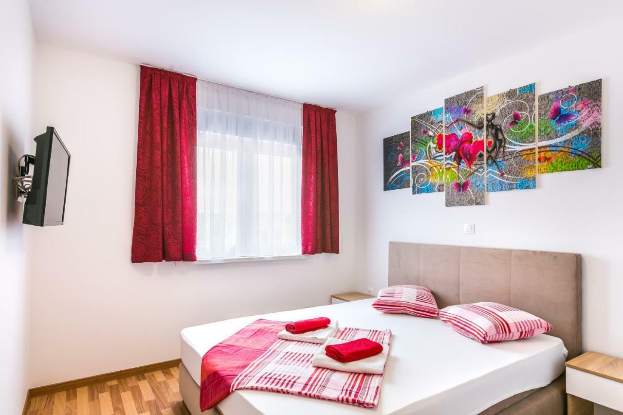 Dragan K2 Hotel Medulin Exterior photo